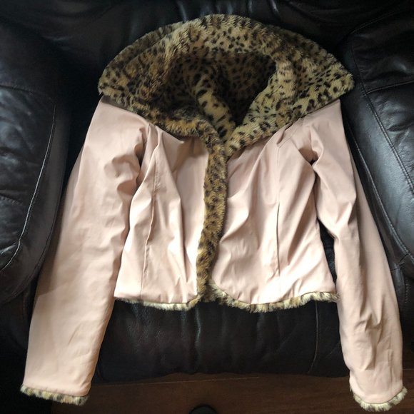 Charlotte Russe Reversible jacket, Leopard fur on one side and light pink - Picture 6 of 8